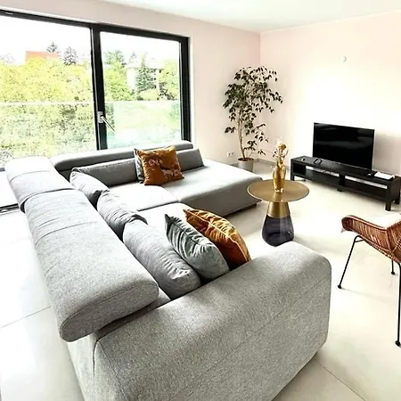 Kirchberg Two Bedroom Center-parking Luxemburgo