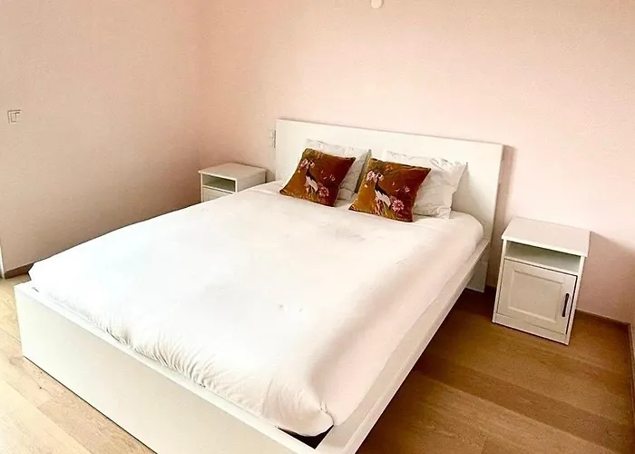 Kirchberg Two Bedroom Center-parking * Luxemburg